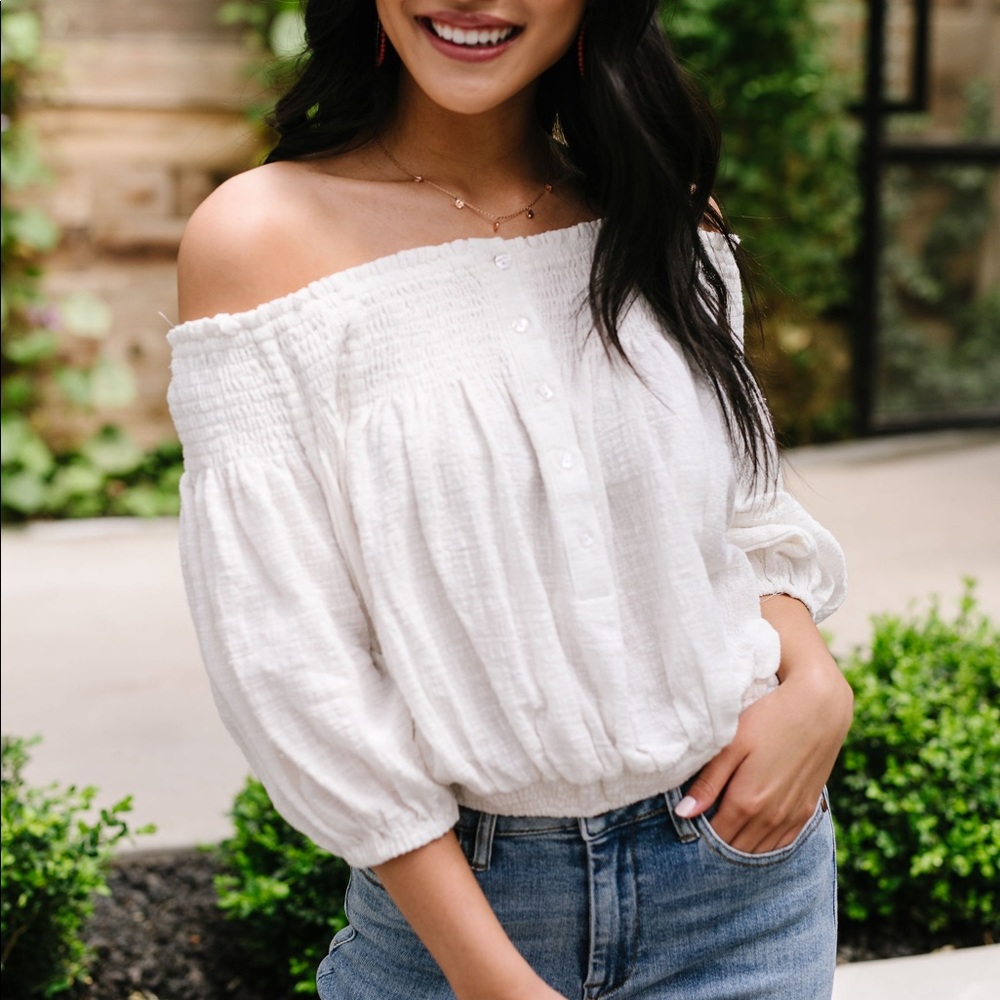 Just Add Sun Off Shoulder Top in White - Picture 8 of 12